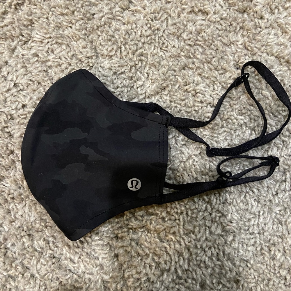 Lululemon Double Strap Mask